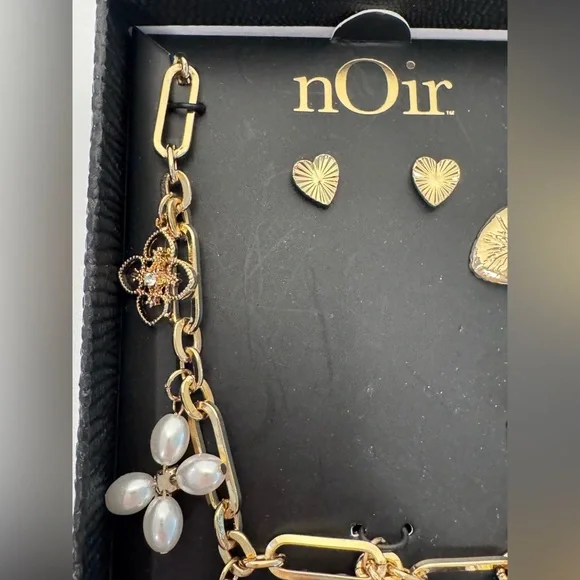 Noir charm locket necklace and earring set - Picture 5 of 7